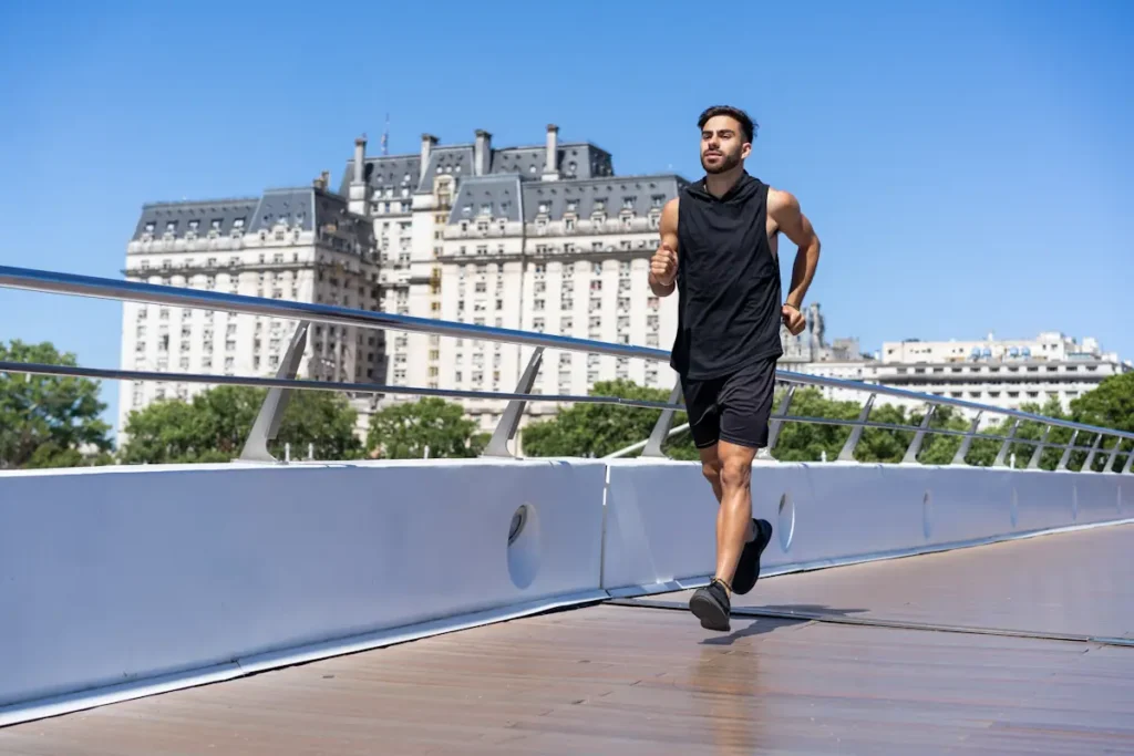 Un homme qui fait du Sport avec un ferritine élevée