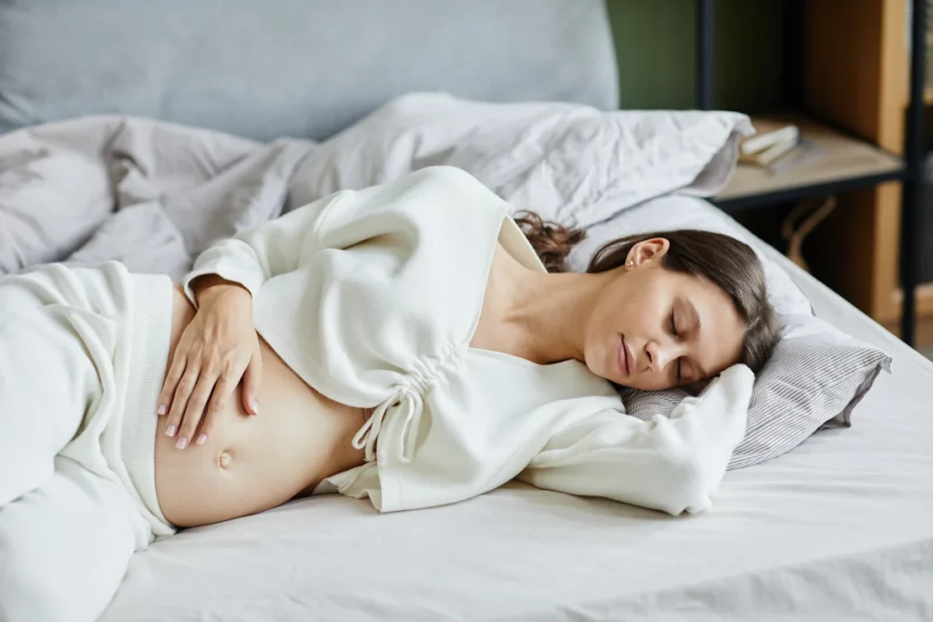 Une femme enceinte qui ronfle